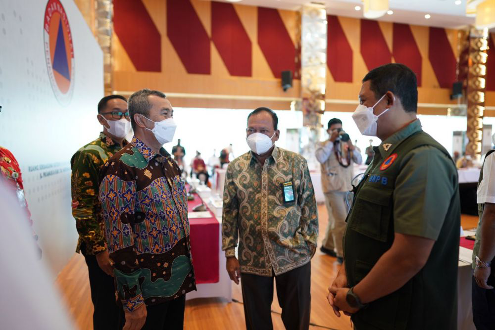 Bertemu Kepala BNPB, Gubri Syamsuar Laporkan Kesiapan Riau Hadapi Karhutla
