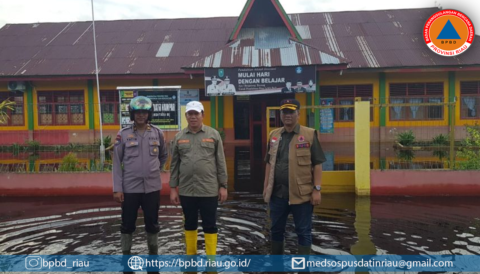 Pemprov Riau Serahkan Bantuan Logistik untuk Korban Banjir di Rohil